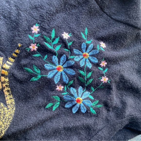 NWT CHASER Black Soft Leopard Floral Embroidered Side Tie Sweatshirt Size Medium - Picture 4 of 13